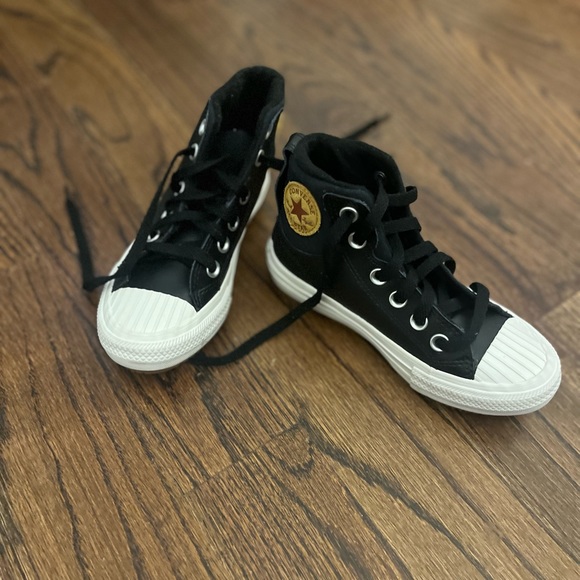 Black leather converse - Picture 5 of 6